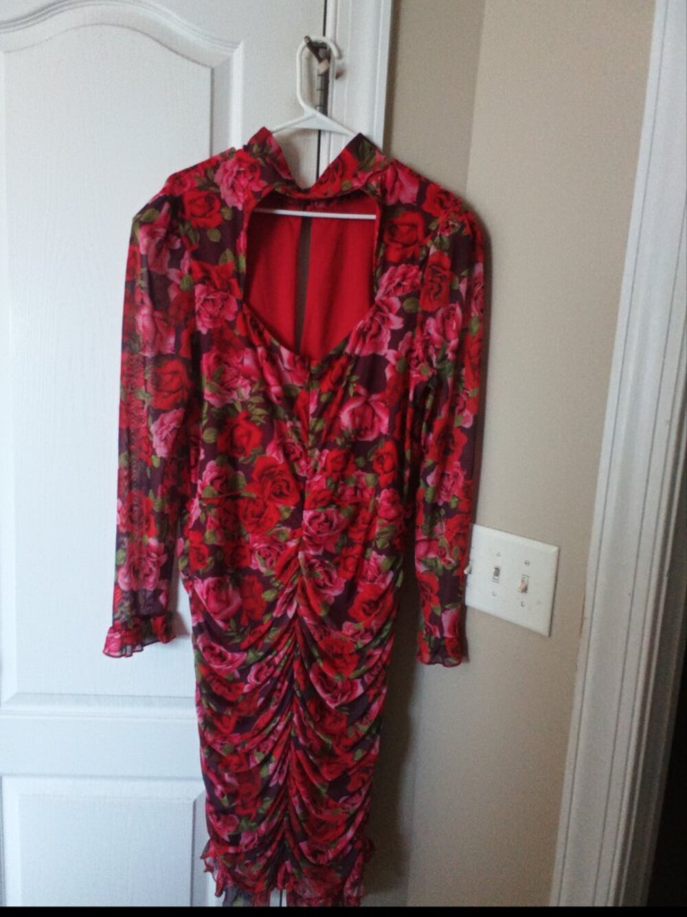 Red Ruched - Picture 3 of 6